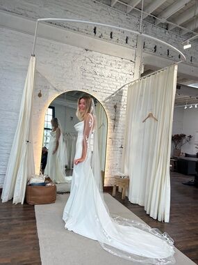 Grace Loves Lace: Grace wedding dress (small) & Pierlot veil